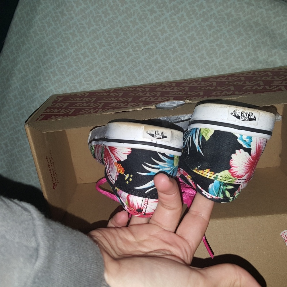 Vans size 6.5 - Picture 2 of 3